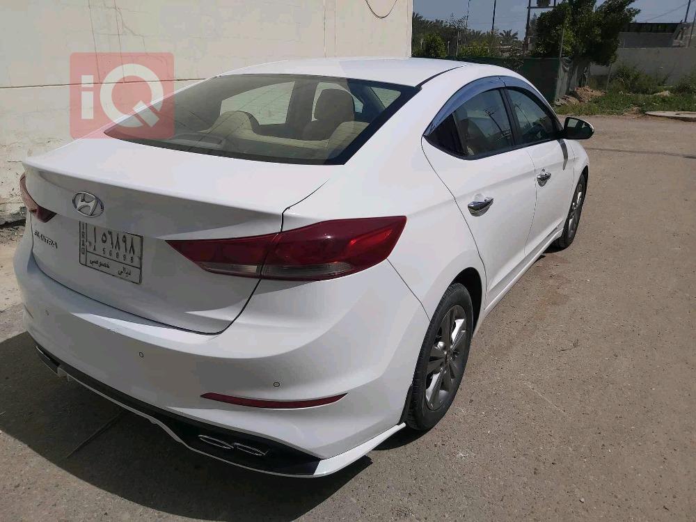 هیوندای ئەلەنترا